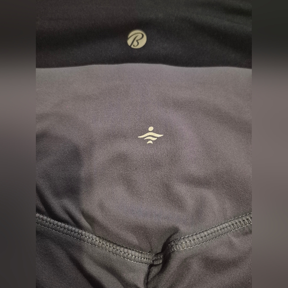 Women's Bundle of Athletic Cropped Highwaist Leggings L EUC - Picture 5 of 13